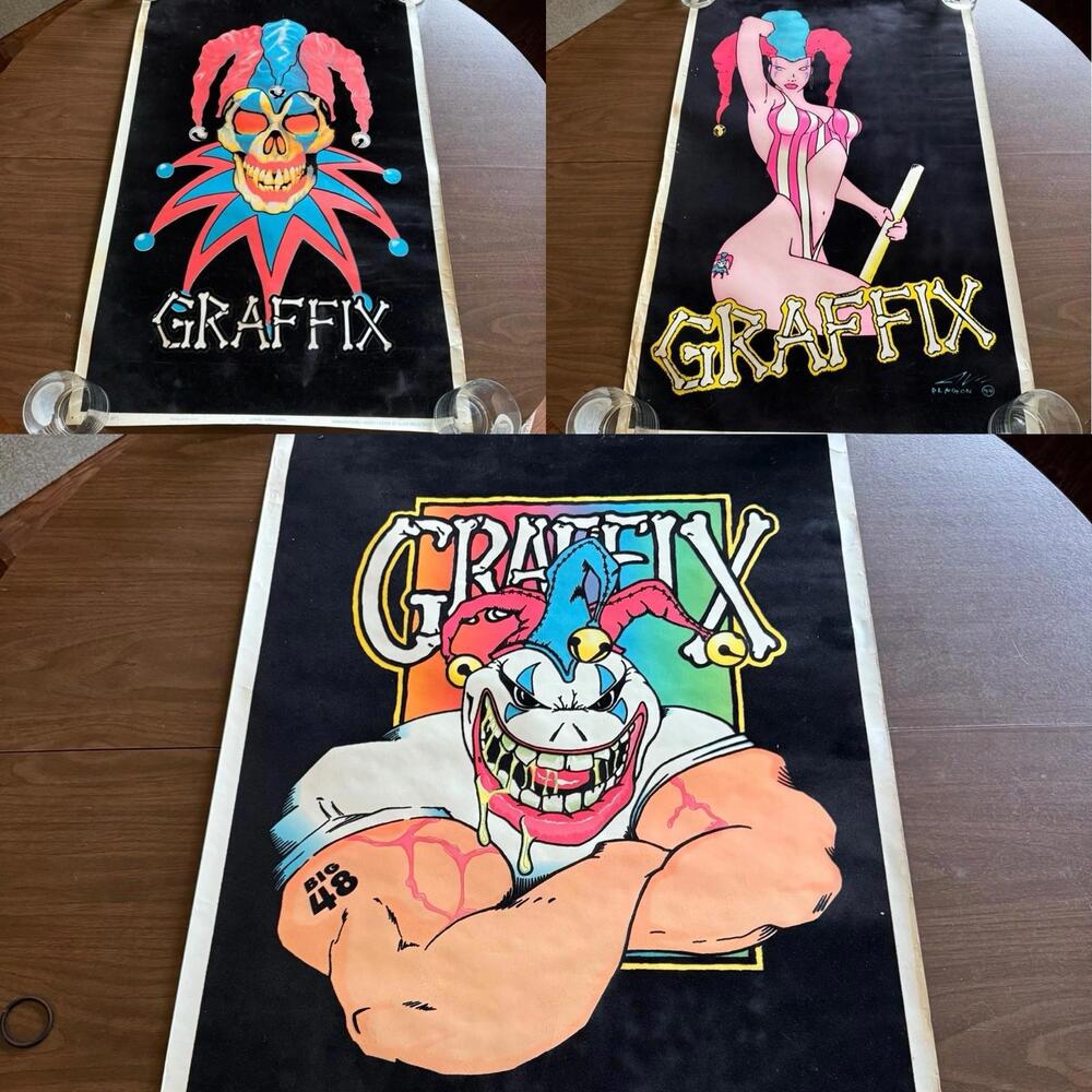 Vintage 90s Ultra RARE‎ Graffix Bong 420 Glow Industries Black Light Posters